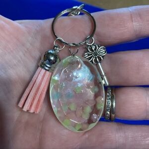 🌺🌺Glow in the dark purse charm, tassel, and keychain